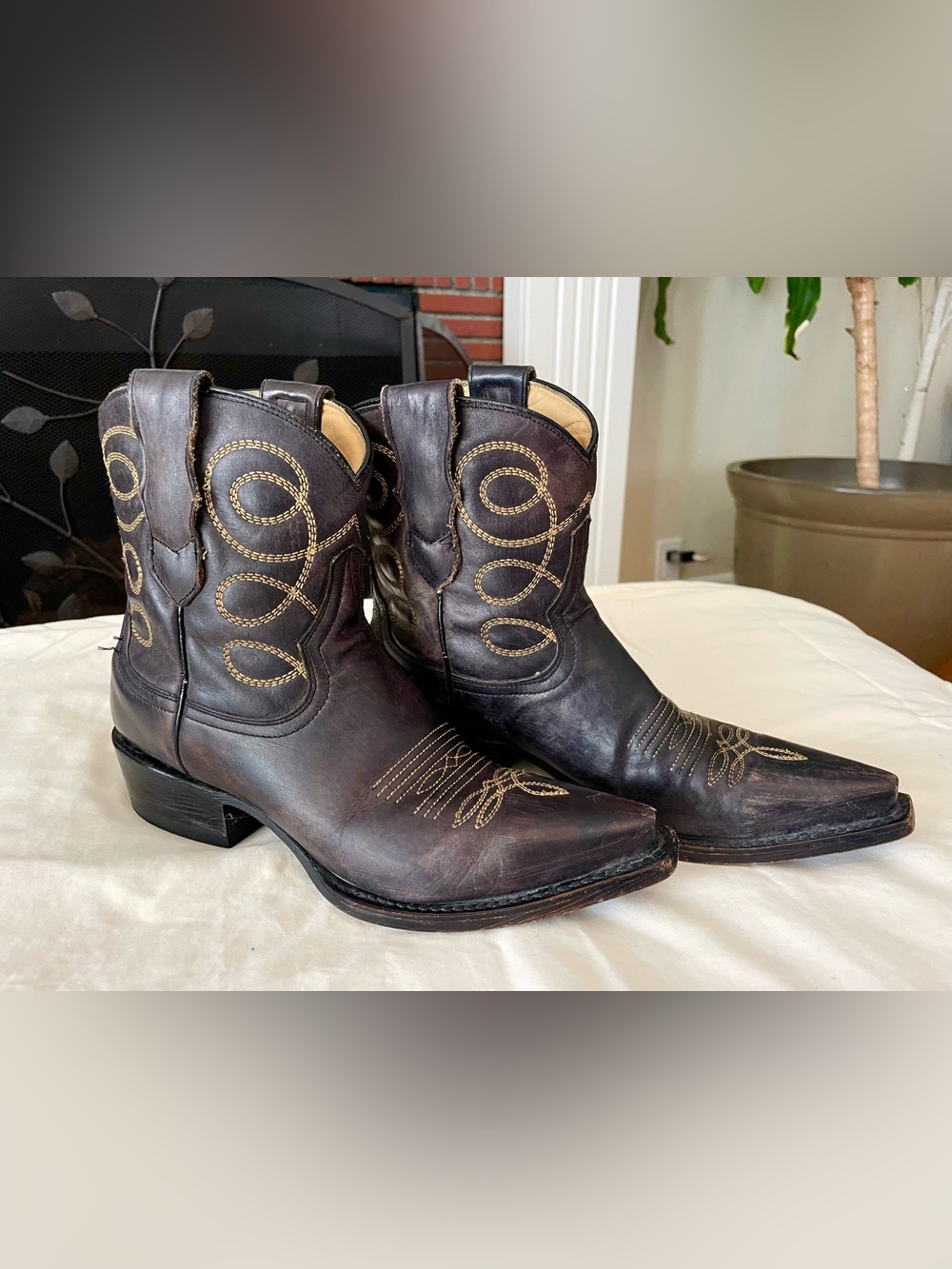 Stetson Woman’s Black Pointed Toe Western Cowboy Boots 6.5